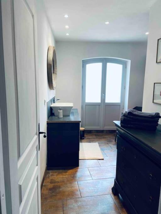 Maison Climatisee Avec Stationnement Et Wifi Bram Luaran gambar
